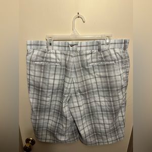 Men’s Nike golf tour performance shorts, size 36